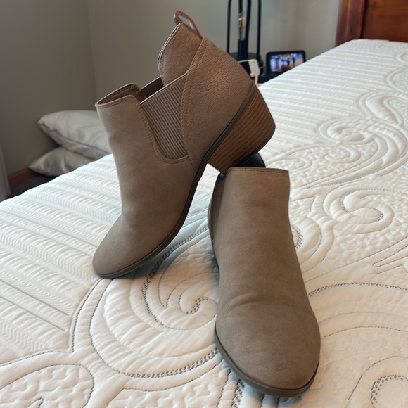 Dr Scholls Booties - Picture 2 of 4